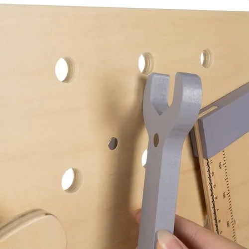 Drevený pracovný stolík s náradím pre malých majstrov