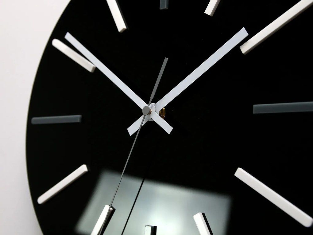 Nástěnné hodiny Modus 30 cm černé