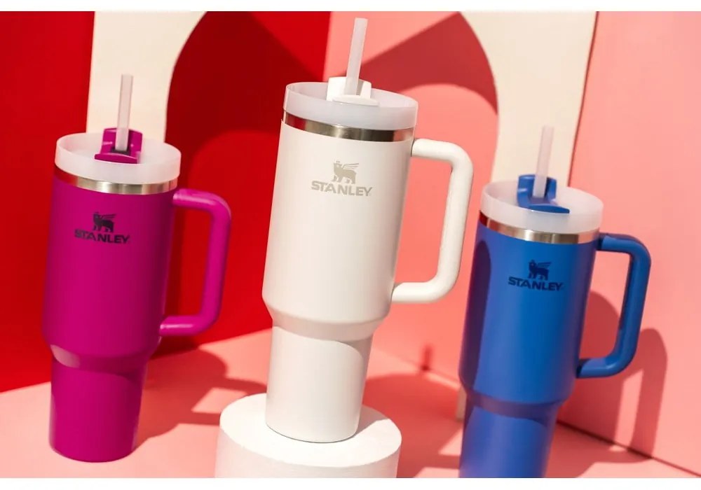 Biela termoska so slamkou z nehrdzavejúcej ocele 1,18 l Quencher H2.0 FlowState Tumbler Frost – Stanley