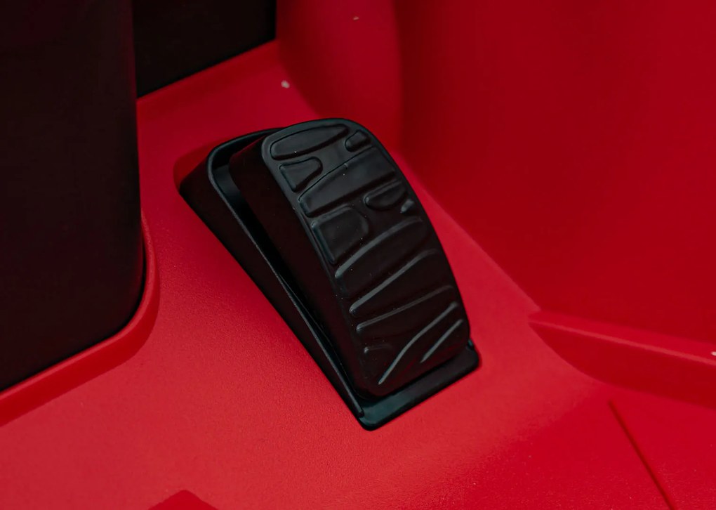 Ramiz Vozidlo Lamborghini Revuelto Červená