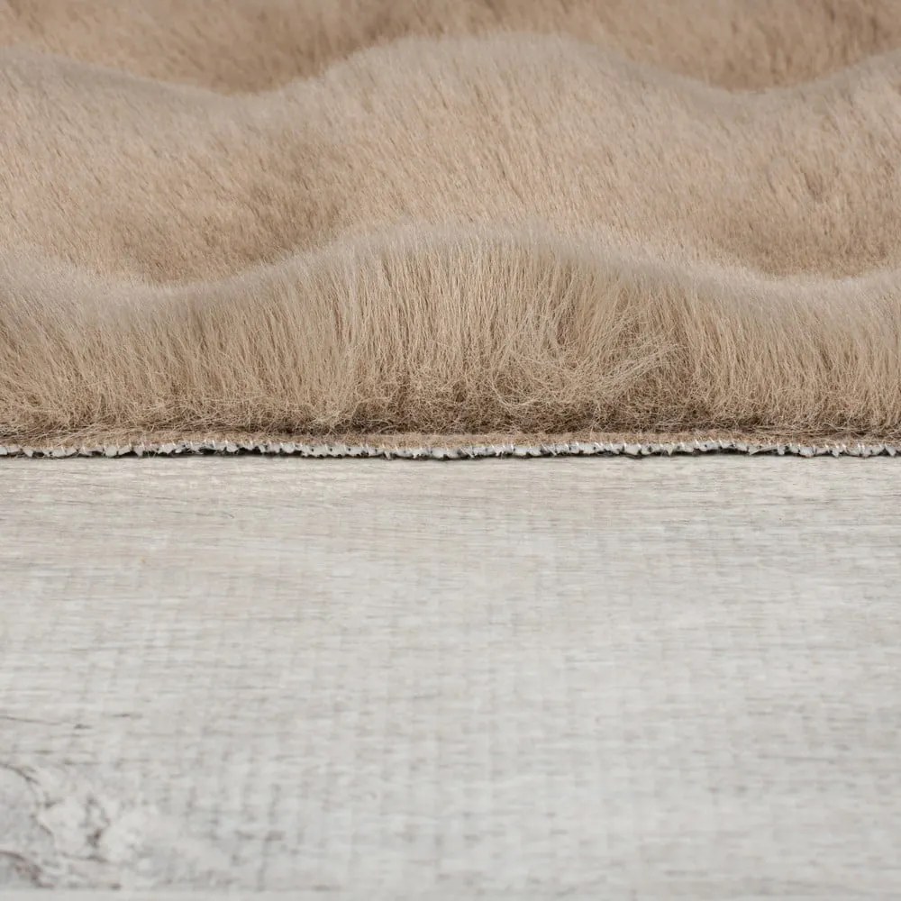 Hnedá syntetická kožušina 80x150 cm Waffle Faux Fur – Flair Rugs