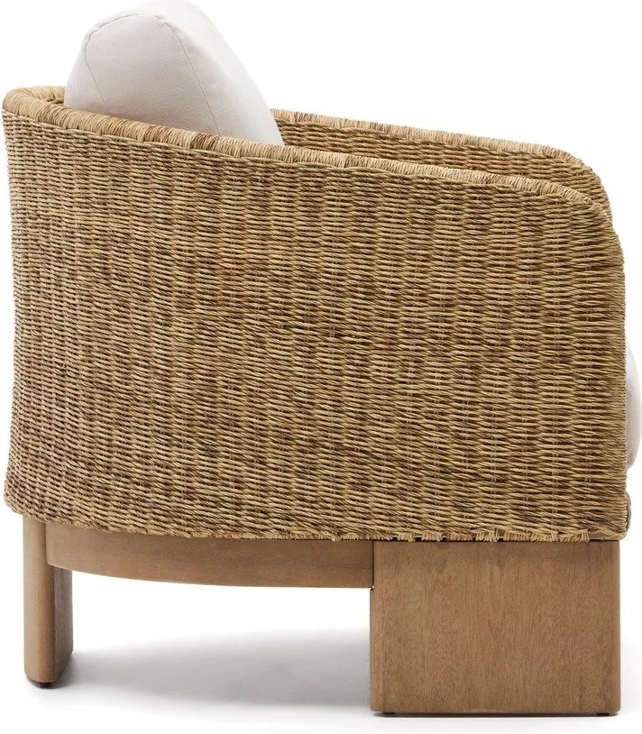 Béžové/v prírodnej farbe drevené/z umelého ratanu záhradné kreslo Xoriguer – Kave Home