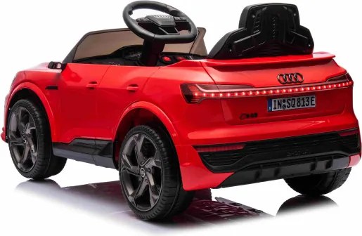 Elektrické autíčko Audi SQ8 červené