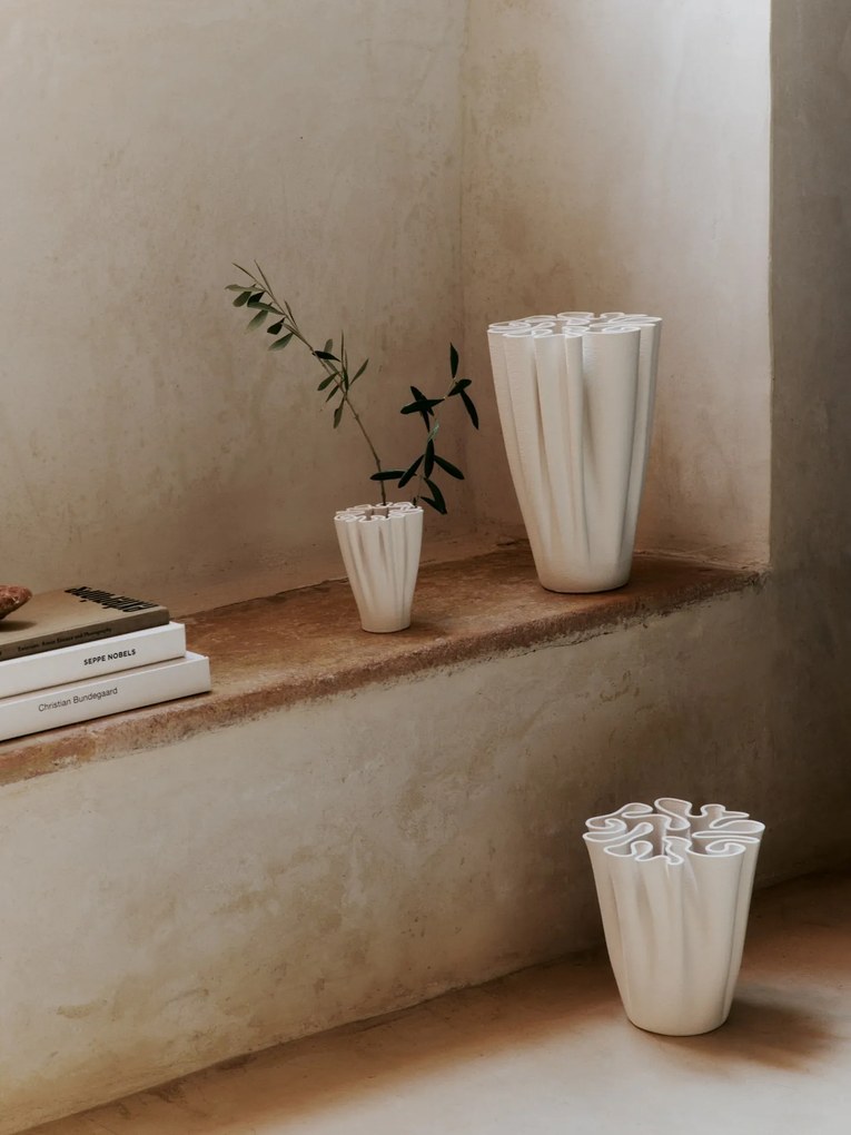 Ferm Living Kameninová váza Dedali Off-white Small