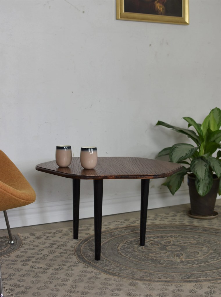 MOOD SELECTION Poly Coffee Table