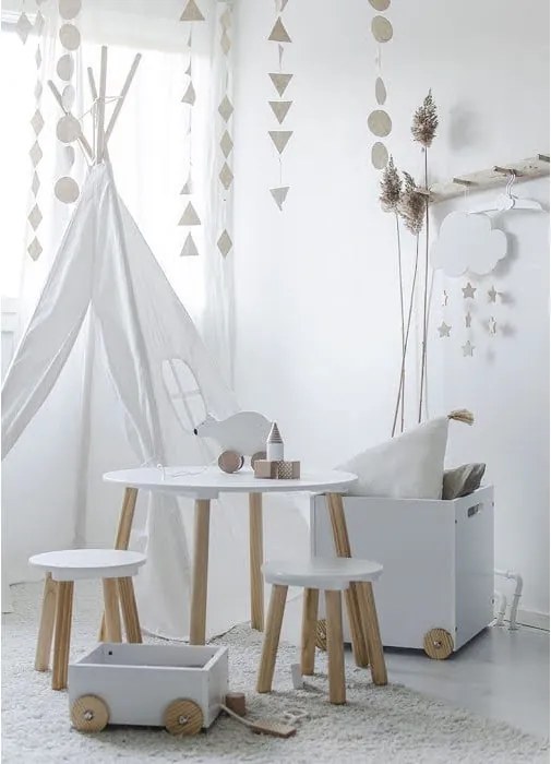 Detský drevený stôl s dvoma stoličkami – biela