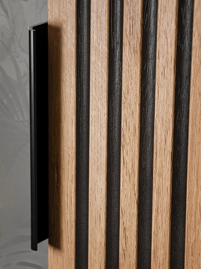 Závesná kúpeľňová skrinka Casad čierna/dub wotan