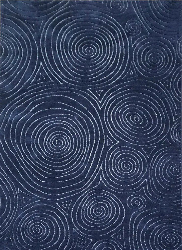 Koberec Zen Garden 2404 NAVY – námornícky modrý s geometrickým vzorom Rozmer: 200x290 cm