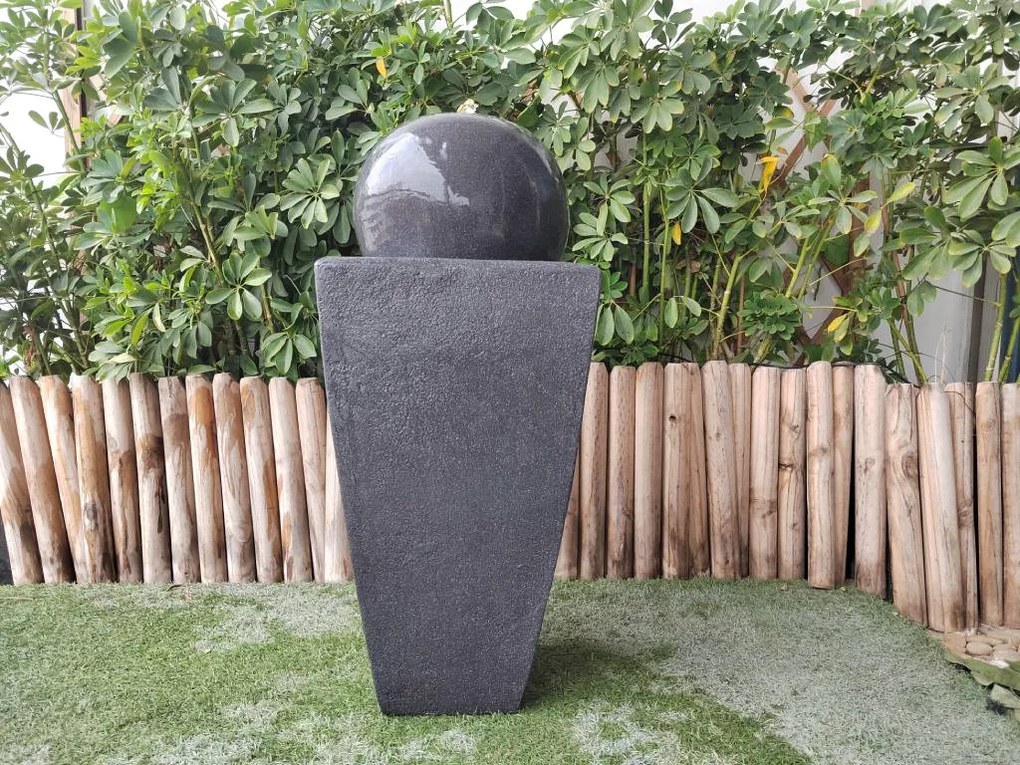 Záhradná fontána BestBerg EF-29 / polyresin / 33 x 33 x 84 cm