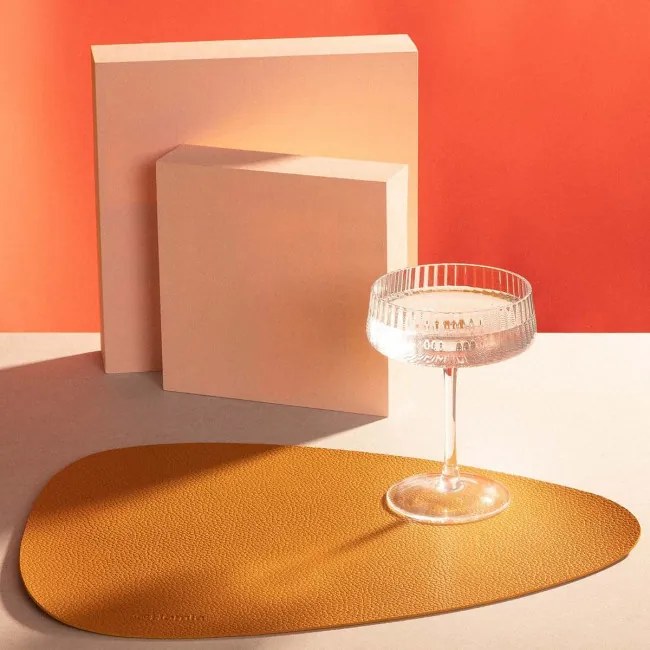 Podložka pod tanier FEMELO horčicová SS22 982013