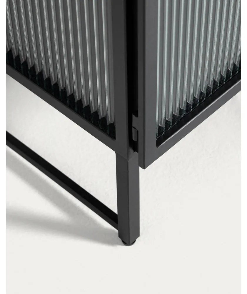 Čierna oceľová vitrína 70x143x41 cm Trixie – Kave Home