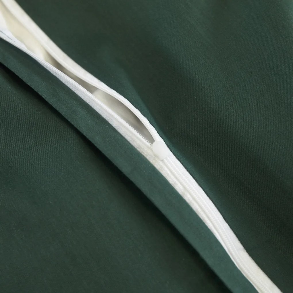 Dekorstudio Elegantné posteľné obliečky s lemovkou PGW - 02 v zelenej farbe