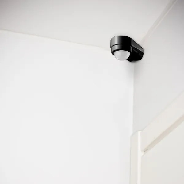 Vonkajší senzor pohybu infračervený 240° 600W/230V IP65 čierna