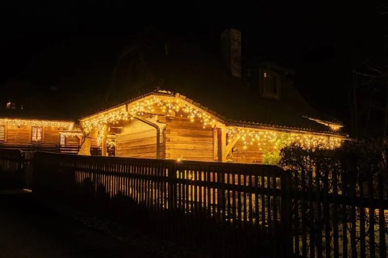 DECOLED LED svetlá vo forme rampúchov, 3 × 0,9 m, teplá biela, 174 diód, IP67