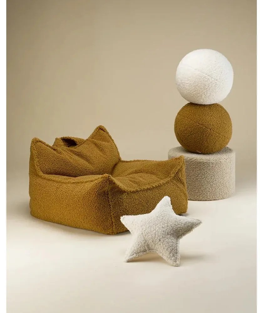 Hnedý detský pohovkový vankúš z textílie buklé Ball – Wigiwama