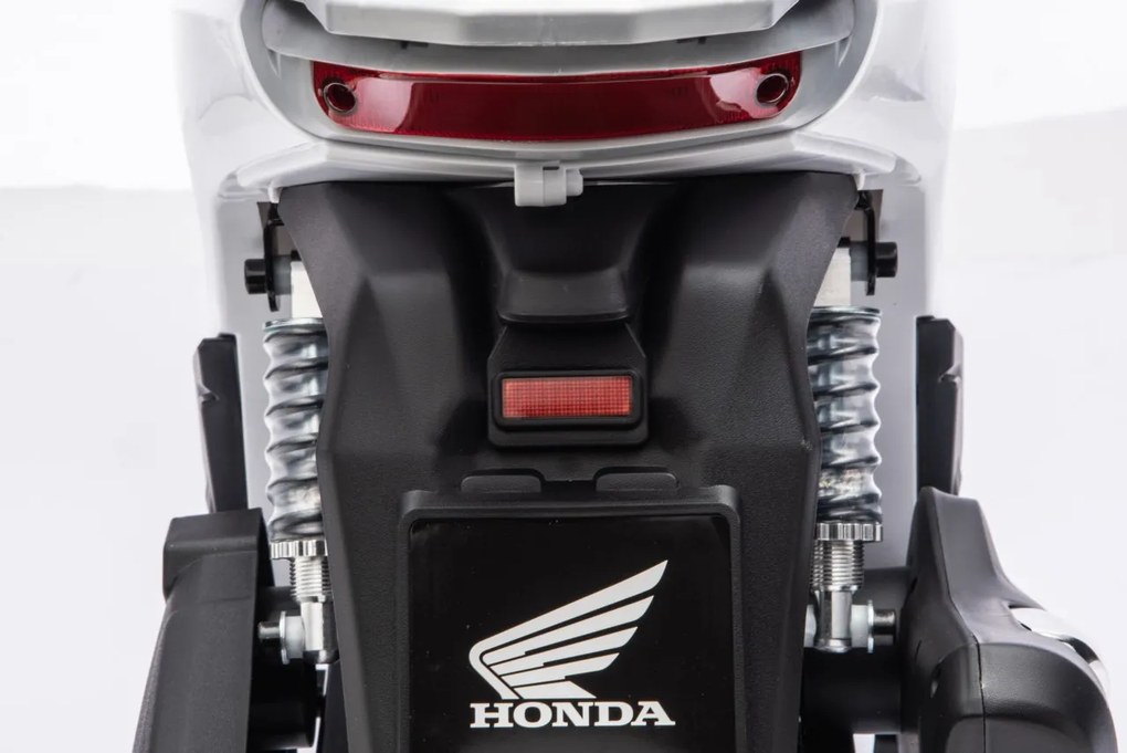 Ramiz Skúter Honda SH125i biely