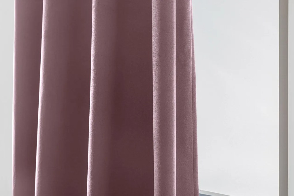 Svetlo fialový zatemňovací záves VELVET 140x270 cm Zavesenie: Riasiaca páska