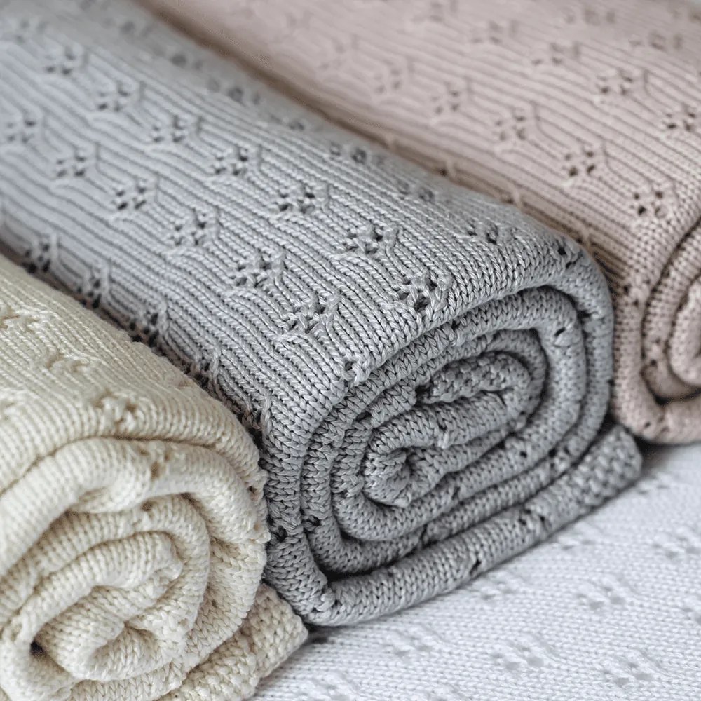 Bambusová prikrivka svetlo šedá 80×100 cm