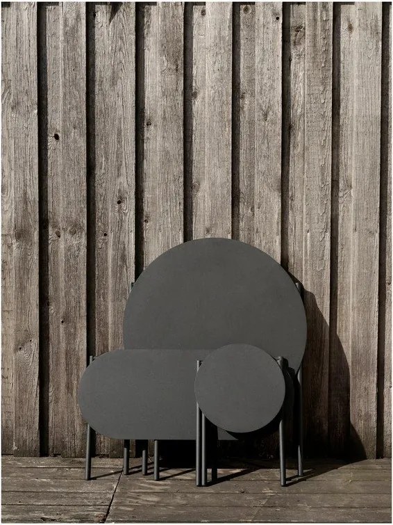 Čierna kovová záhradná lavica Disc – Zone