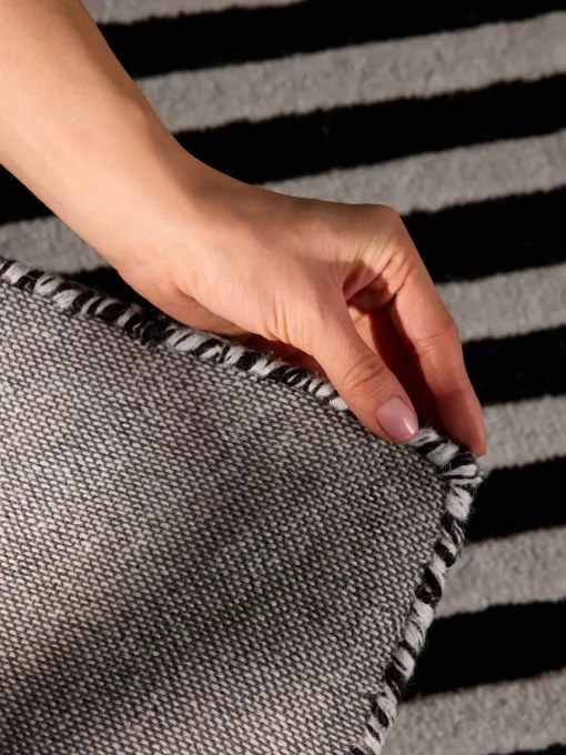 Koberec Elle Decoratio Stryve čierny / biely