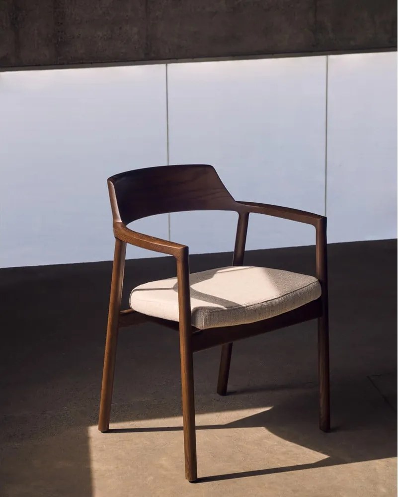 Hnedá jedálenská stolička Alocs – Kave Home