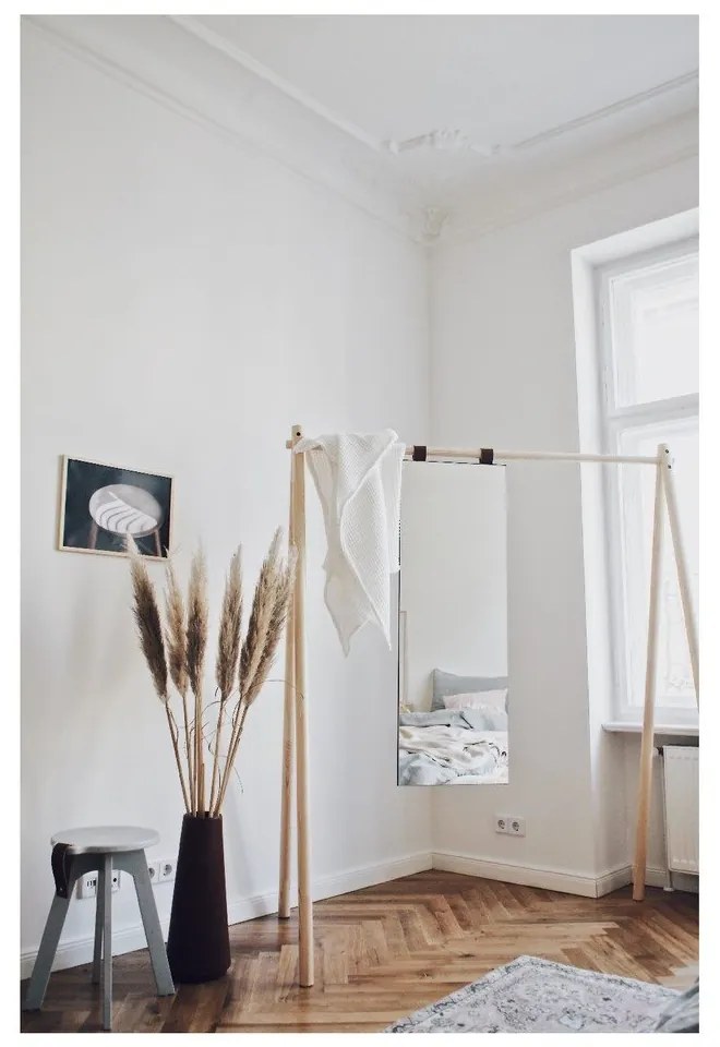 Vešiak z borovicového dreva so zrkadlom Karup Design Hongi Natural