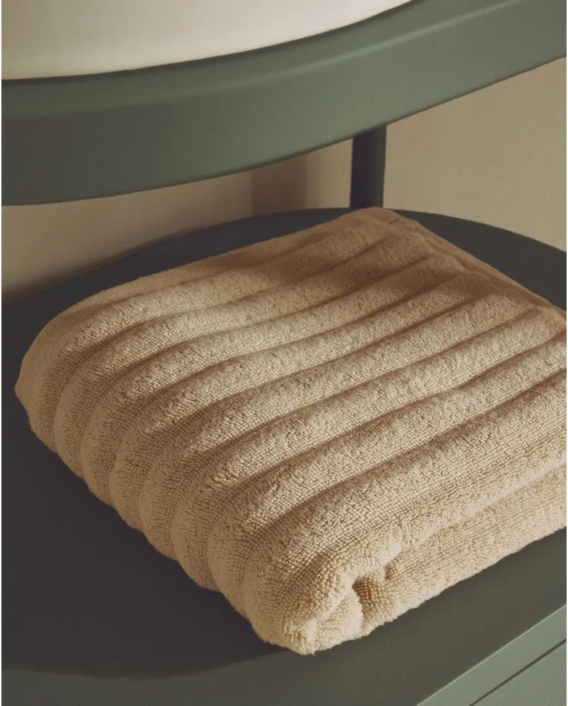 Béžový froté bavlnený uterák 50x90 cm Navira – Kave Home