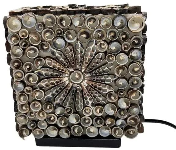 Nočná lampa z morských mušlí tmavá kocka 15cm