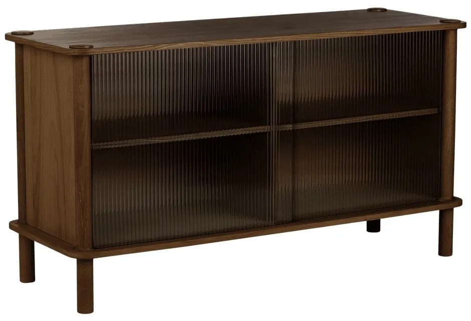 Hnedá vitrína z dubového dreva s posuvnými dverami 135x73,5x48 cm Italic – UMAGE