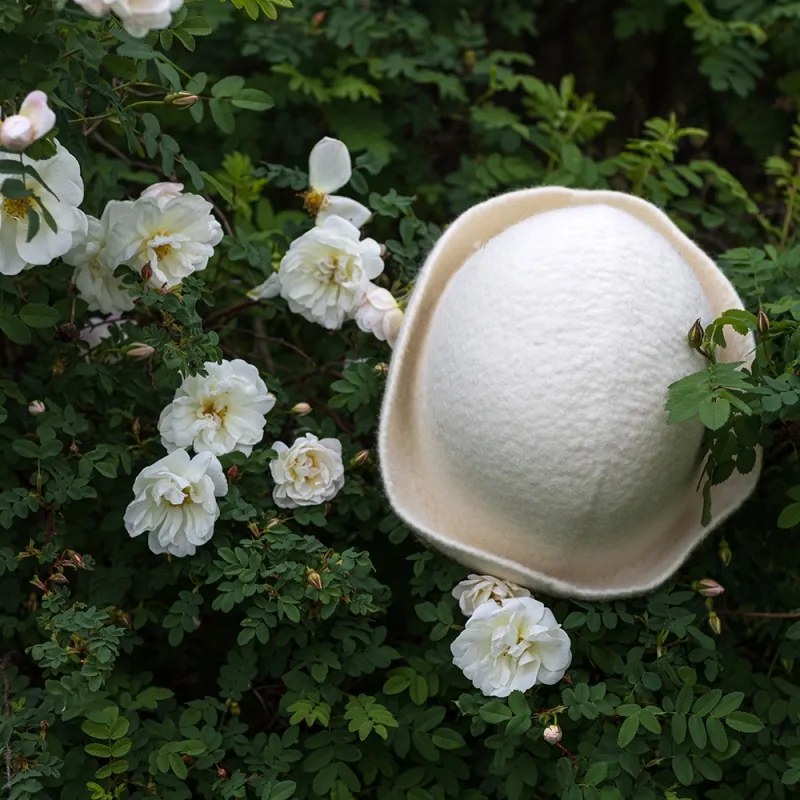 Klobúk do sauny z ovčej vlny Lahtiset, prírodná biela