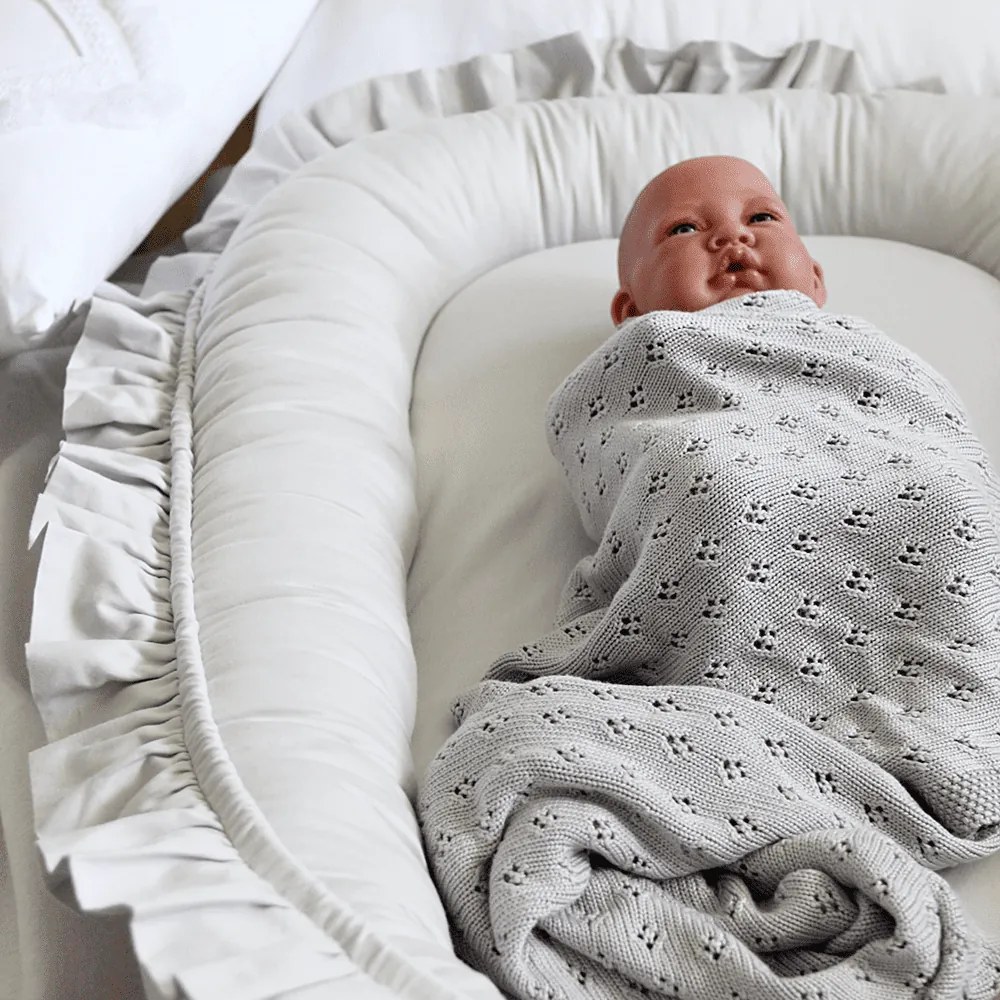 Saténovo bavlnené hniezdo pre bábätká svetlo šedá