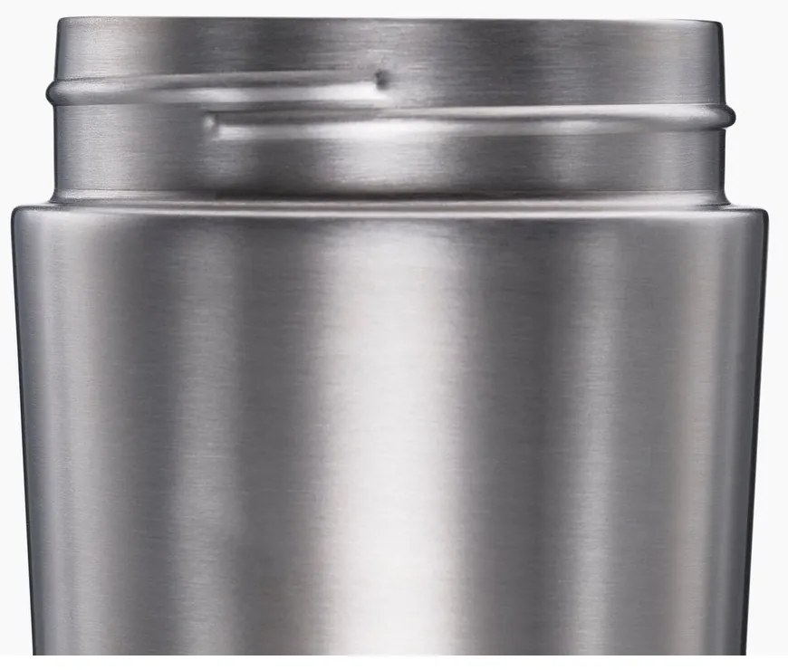Cestovný hrnček v tmavomodro-lesklo striebornej farbe 450 ml Sipp – Joseph Joseph