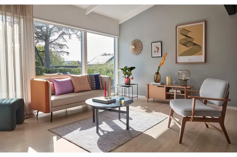 Sivé kreslo s konštrukciou z dubového dreva Hübsch Haze