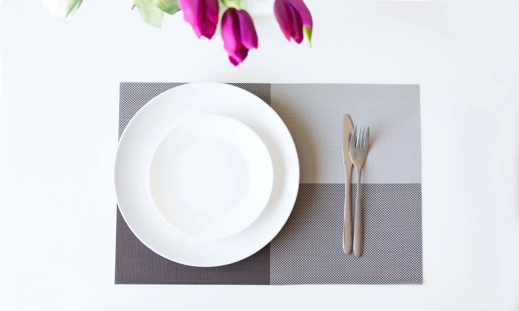 Prestieranie Deluxe 30 × 45 cm – Aida tmavohnedá