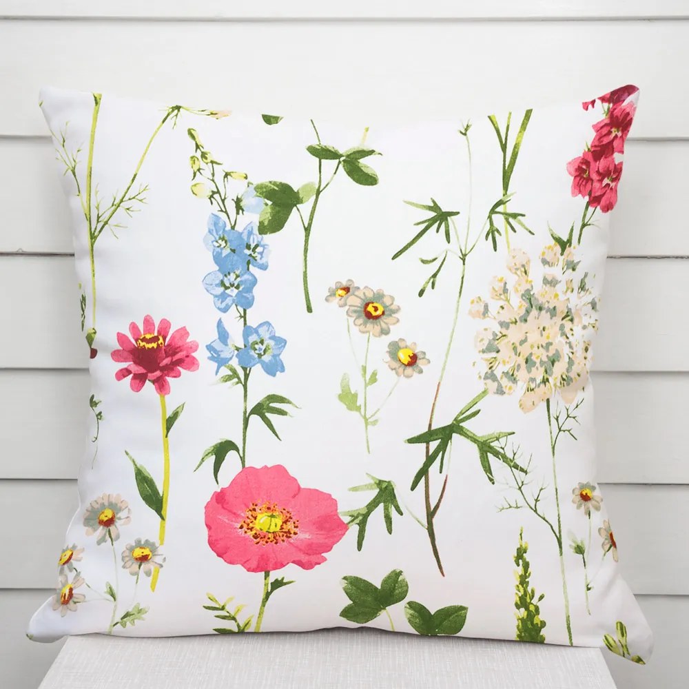 Biante Bavlnená obliečka na vankúš Sandra SA-667 Veľké lúčne kvety na bielom 60 x 60 cm