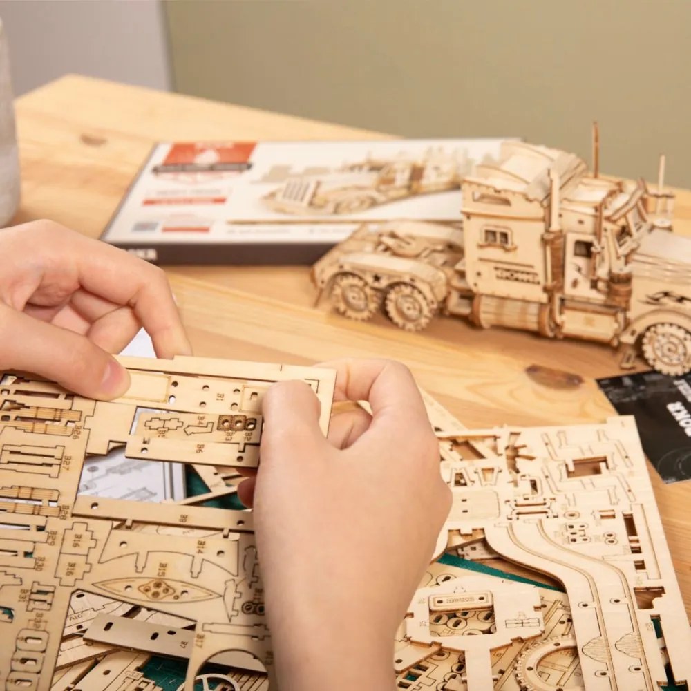 Robotime Rokr 3D Velký nákladní tahač MC502 286ks