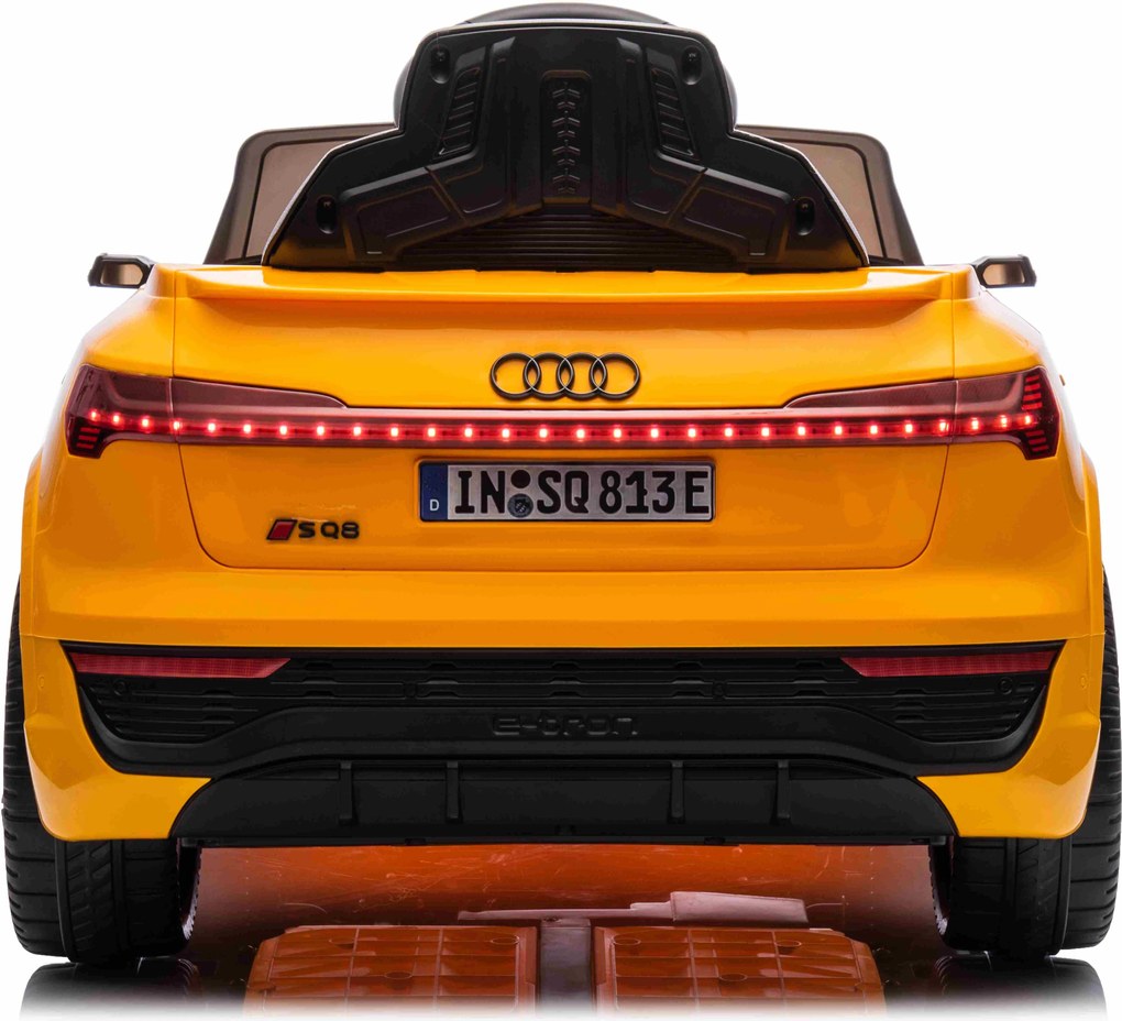 Ramiz Audi SQ8 vozidlo Žltá
