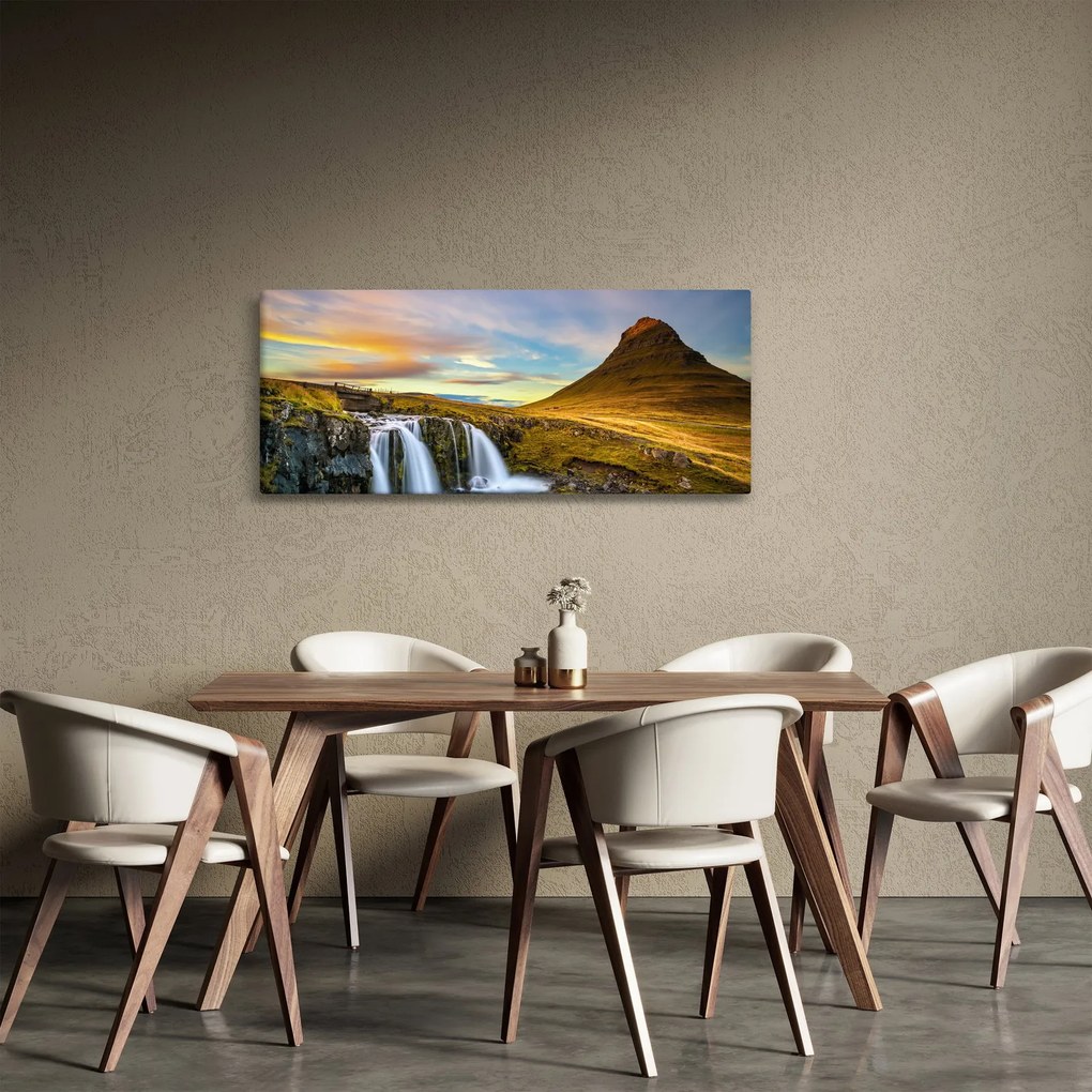 Obraz hory a vodopádov na Islande (120x50 cm)