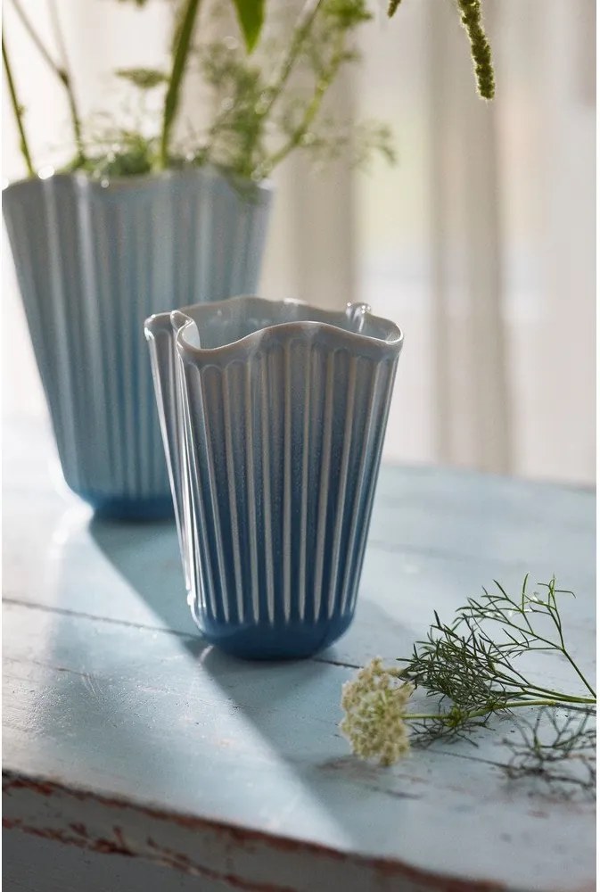 Svetlomodrá keramická váza (výška 20,5 cm) Hammershøi – Kähler Design