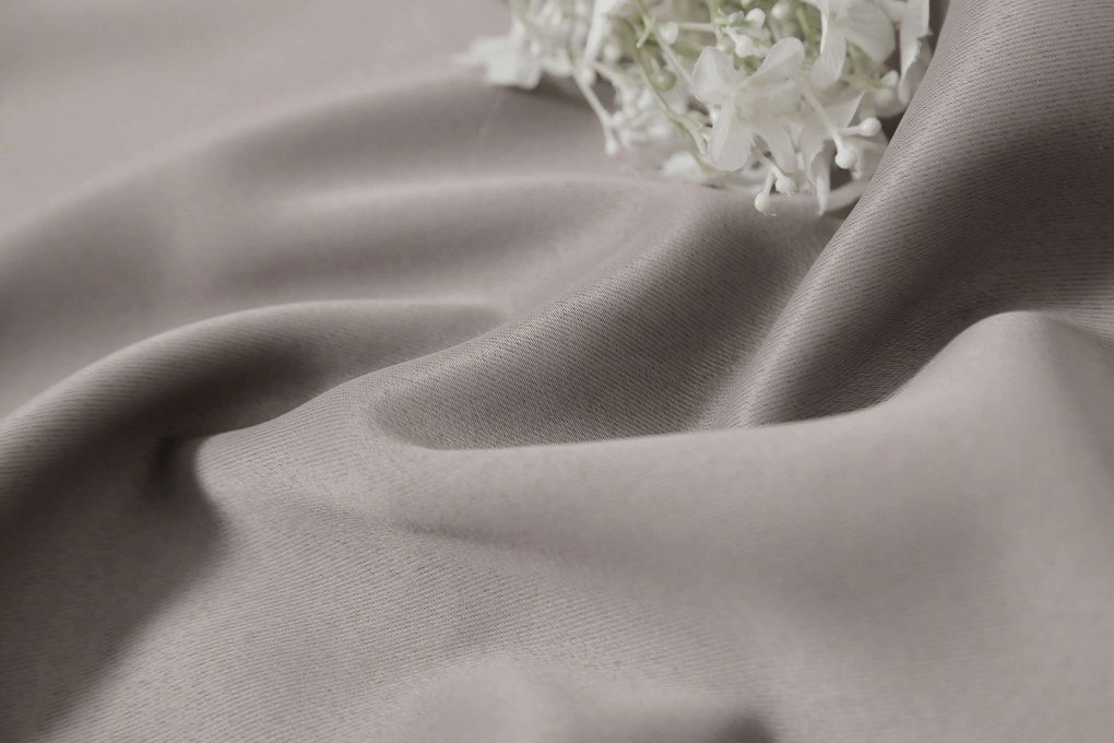 Sivohnedý záves OXFORD 140x250 cm Zavesenie: Kovové krúžky