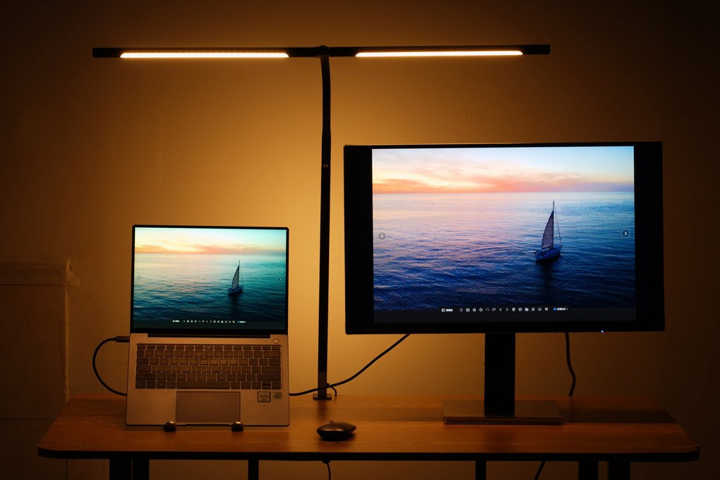 Stolná LED lampa NOX, svorka, diaľkové ovládanie