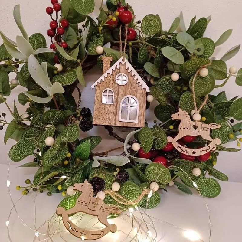 DECOLED Drevená závesná dekorácia, kôň, 7 x 7 cm