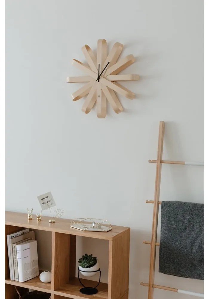 Nástenné hodiny ø 51 cm Ribbonwood – Umbra
