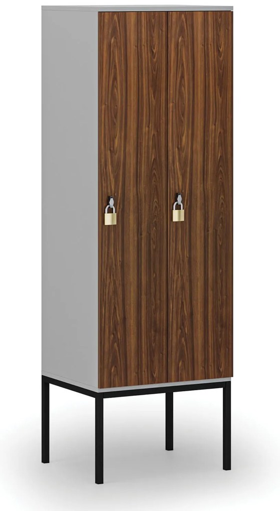 Drevená šatníková skrinka S4 s podnožou, 2 oddiely, 1871 x 600 x 500 mm, demont, otočný zámok, sivá/orech