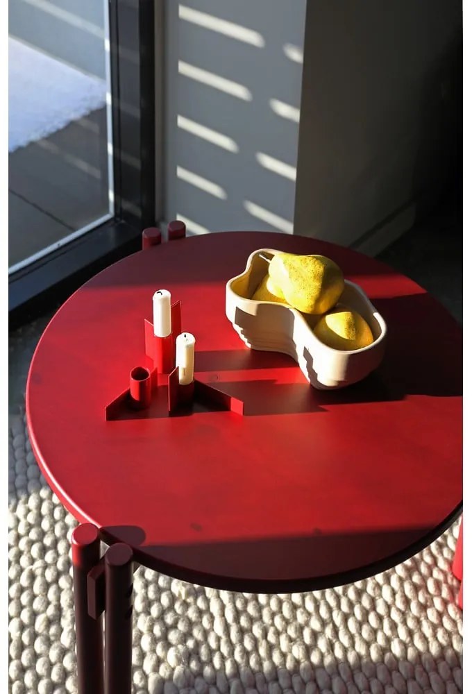 Červený okrúhly konferenčný stolík z borovicového dreva ø 80 cm Sticks – Karup Design