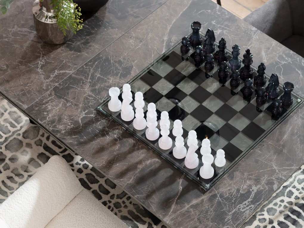 Chess dekorácia bielo-čierna