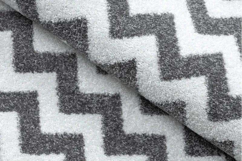 Okrúhly koberec SKETCH - F561 Cik - cak, sivo - biely