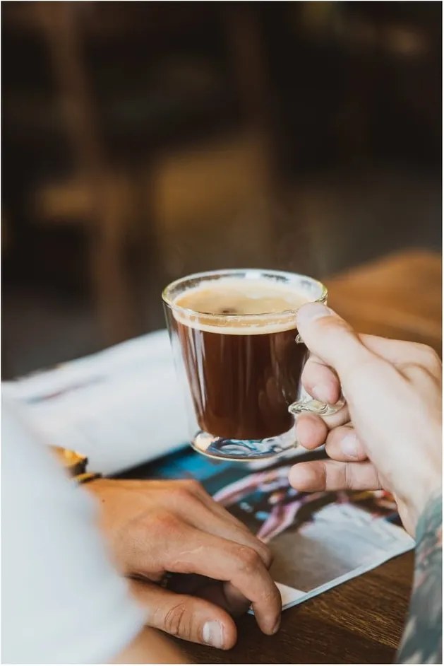 Sada 2 dvojstenných hrnčekov Vialli Design Joey, 250 ml