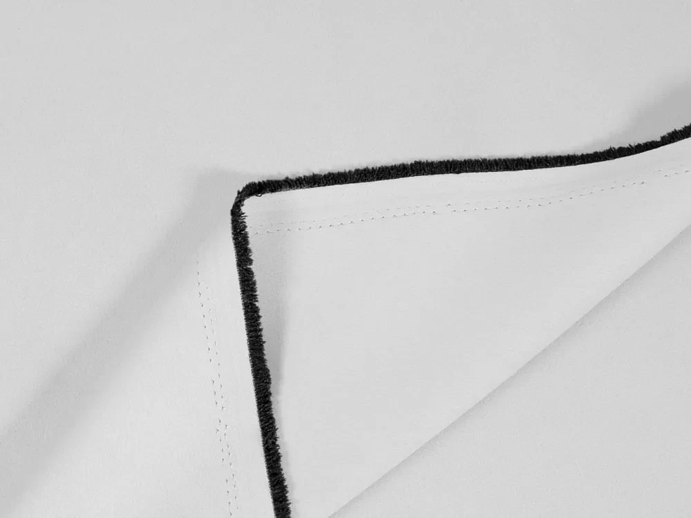 Biante Zatemňovací záves Blackout BKU-112 Dymovo biely - šírka 270 cm 270x210 cm