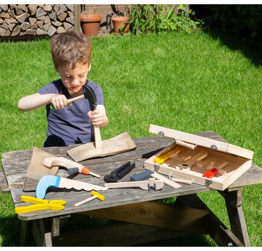 Drevený kufrík s náradím - 12 ks